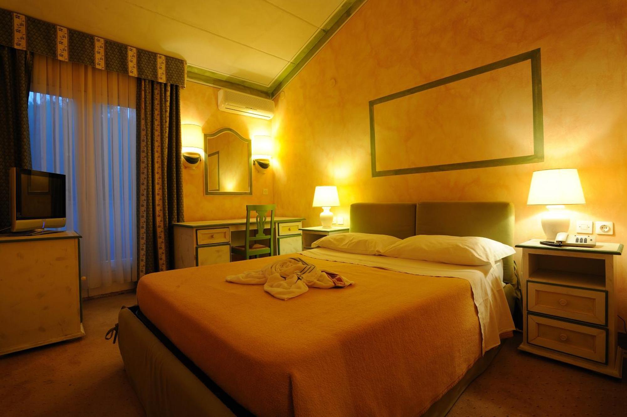 Hotel Solitudo Uble Zewnętrze zdjęcie