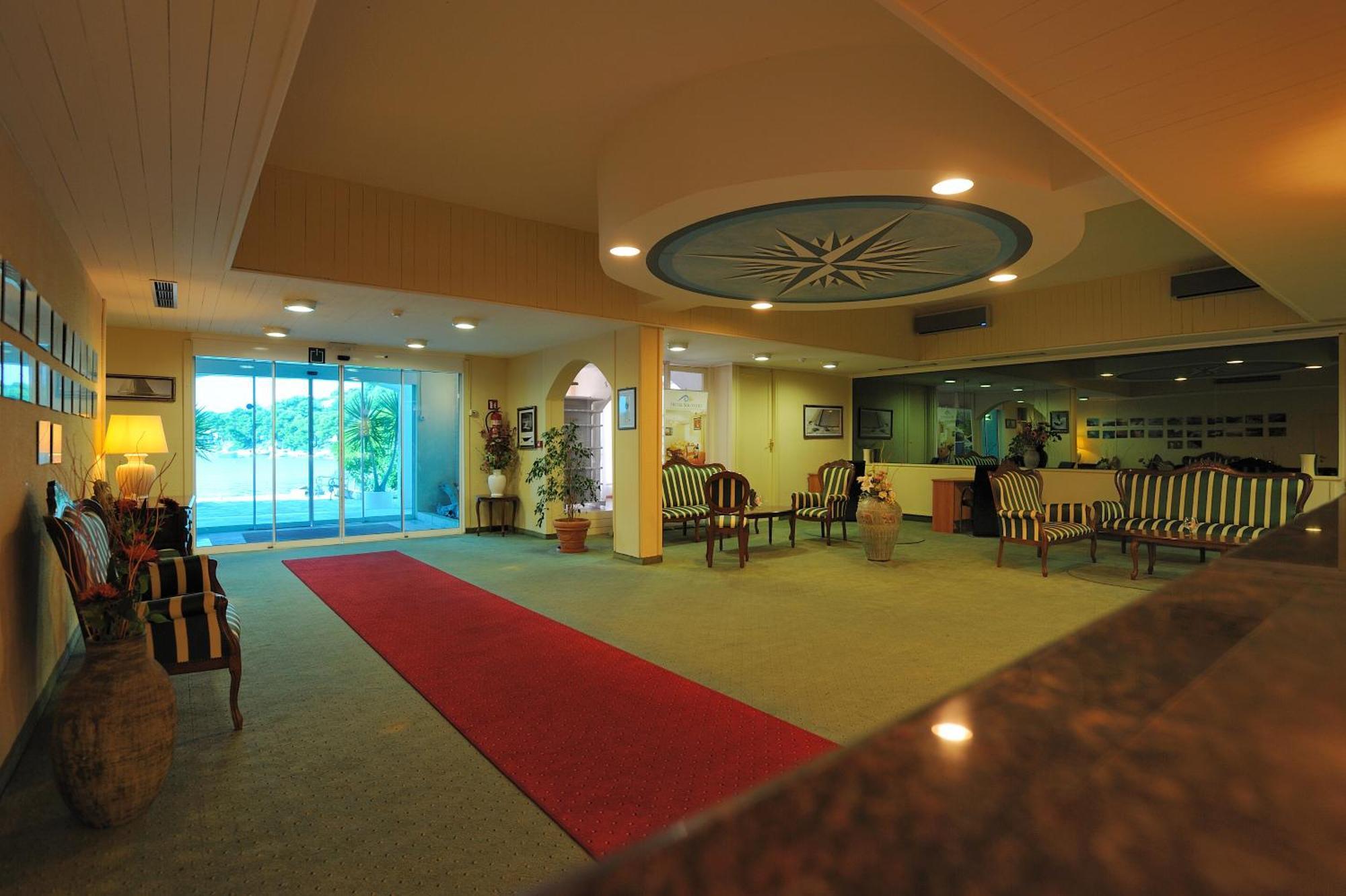 Hotel Solitudo Uble Zewnętrze zdjęcie