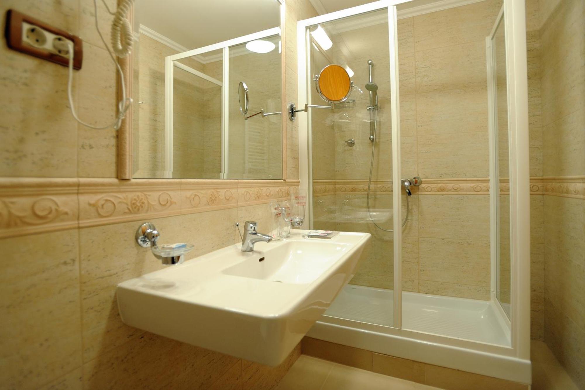 Hotel Solitudo Uble Zewnętrze zdjęcie