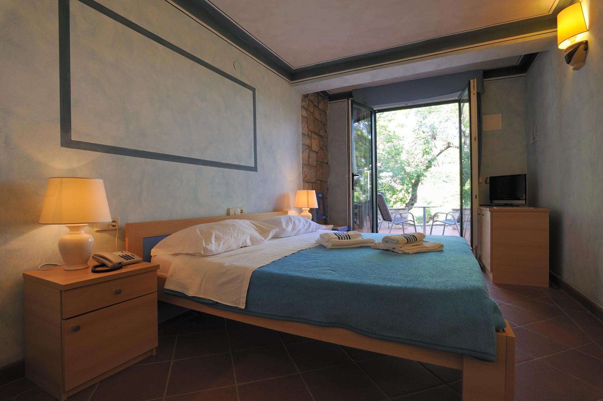 Hotel Solitudo Uble Zewnętrze zdjęcie