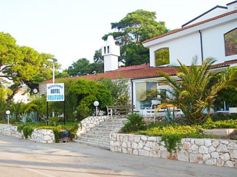 Hotel Solitudo Uble Zewnętrze zdjęcie